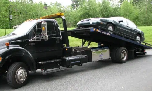 carroattrezzi recupera un auto